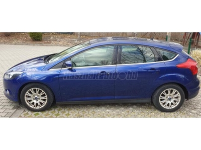 FORD FOCUS 1.6 TDCi Titanium (121ezer km - vonóhorog)