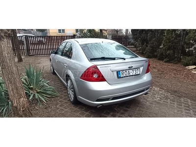 FORD MONDEO 3.0 ST 220