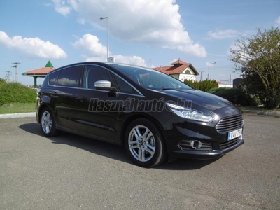 FORD S-MAX 2.0 TDCi Titanium Powershift Panoráma.Navi.Sérülésmentes