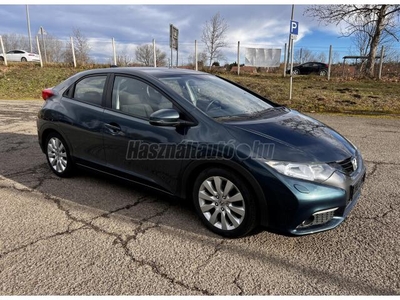 HONDA CIVIC 1.8 Lifestyle MEGKÍMÉLT ÁLLAPOT/ ÜLÉSFŰTÉS/ TOLATÓ KAMERA/ KÉT KULCS/ 1 ÉV GARANCIA