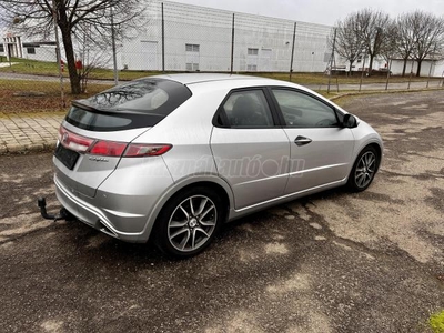 HONDA CIVIC 1.8 Sport MEGKÍMÉLT ÁLLAPOT/ KIHANGOSÍTÓ/ ÜLÉSFŰTÉS/ KÉT KULCS/ DIGIT KLÍMA