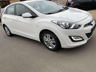 HYUNDAI I30 1.4i Go! Brasil KLÍMA .ÜLÉSFŰTÉS. TOLATÓRADAR .1 TULAJDONOS