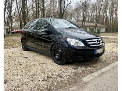 MERCEDES-BENZ B 180 CDI !