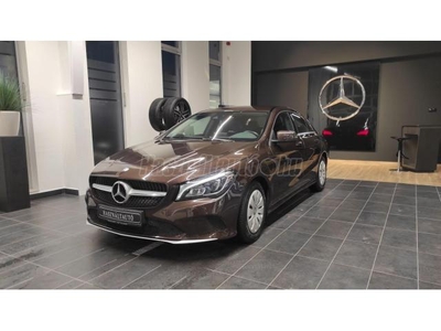 MERCEDES-BENZ CLA 180 Urban 7G-DCT