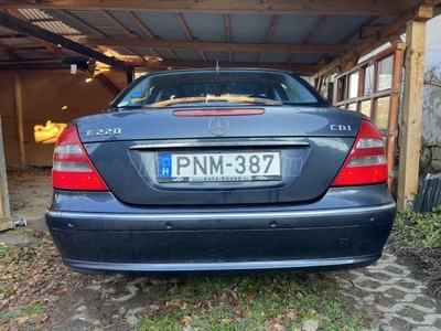 MERCEDES-BENZ E 220 T CDI Avantgarde (Automata) 211