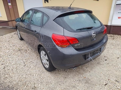 OPEL ASTRA J 1.4 T Sport