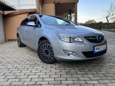 OPEL ASTRA J 1.7 CDTI Sport TEMPOMAT-PARKRADAR-ÜLÉSFŰTÉS-NAVIGÁCIÓ-GERINCTÁMASZ-COMBTÁMASZ!