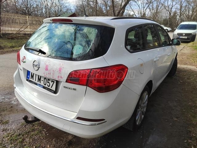 OPEL ASTRA J Sports Tourer 1.4 T LPG Sport