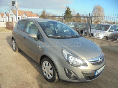 OPEL CORSA D 1.4 Active Magyarországi. végig vezetett szervízkönyv