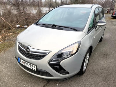 OPEL ZAFIRA TOURER 1.4 T Edition 83.000km. Nincs még egy ilyen. Tempomat. Radarok. Kihangosító