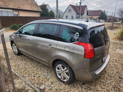 PEUGEOT 5008 2.0 HDi Premium