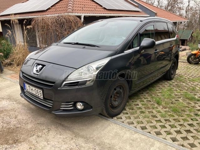 PEUGEOT 5008 2.0 HDi Premium Pack