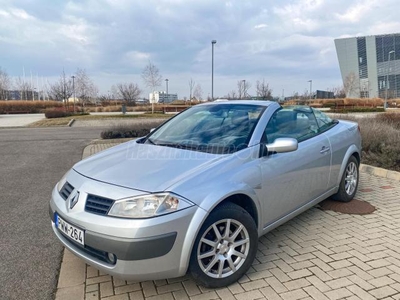 RENAULT MEGANE CC 2.0 T Dynamique 163 LÓERŐ / VEZETETT SZERVÍZKÖNYV / FŰTHETŐ BŐR BELSŐ / USB AUX