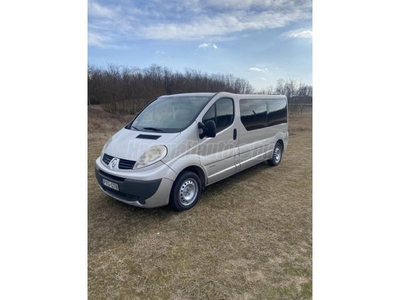 RENAULT TRAFIC 2.5 dCi L2H1P2 Passenger