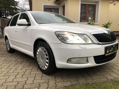 SKODA OCTAVIA Combi 1.6 CR TDI Elegance DPF Xenon.Navi.Ül.fűt..Park Rad