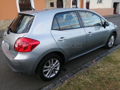 TOYOTA AURIS 1.4 Aquatis