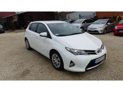 TOYOTA AURIS 2.0 D-4D Lounge AKÁR 1 ÉV GARANCIA!!!!TOLATÓKAMERA.NAVIGÁCIÓ