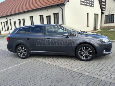 TOYOTA AVENSIS Wagon 1.8 Executive ÜLÉSFŰTÉS-TEMPOMAT-LEINFORMÁLHATÓ-FRISS SZERVÍZ