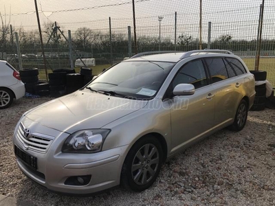 TOYOTA AVENSIS Wagon 1.8 Sol BENZINES KOMBI VÉGIG TOYOTÁBAN VEZETETT SZERVIZKÖNYV