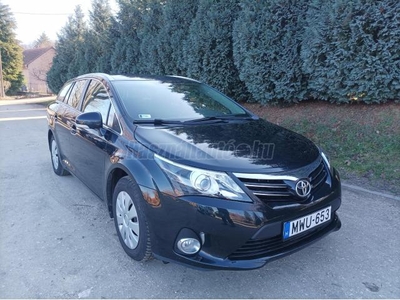 TOYOTA AVENSIS Wagon 2.0 D-4D Premium