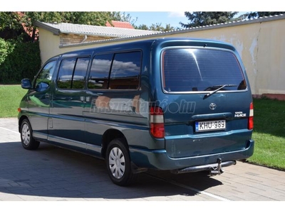 TOYOTA HI-ACE Hiace 2.5 D4-D Combi Long Hosszú klímás 9 fős gyári busz