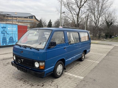 TOYOTA HI-ACE Hiace Glass Van 2.4 LD