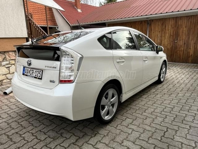 TOYOTA PRIUS 1.8 HSD Sol NAVI (Automata)