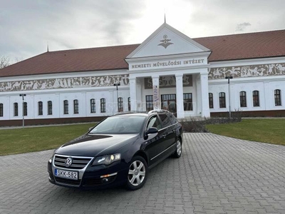 VOLKSWAGEN PASSAT VI Variant 2.0 PD TDI Trendline 4Motion