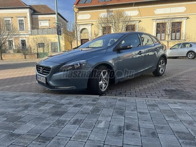 VOLVO V40 1.6 D [D2] Kinetic Powershift