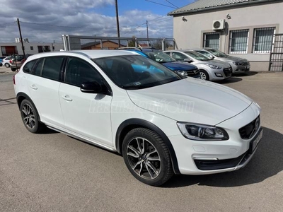 VOLVO V60 Cross Country 2.0 D [D4] Momentum Geartronic MO.-I.KAMERA.XENON.NAVI.PDC.ÜLÉSFŰTÉS