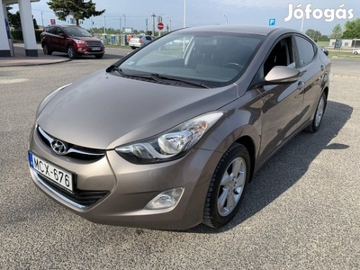 Hyundai Elantra 1.6i Comfort kevés 153 e km.dig...