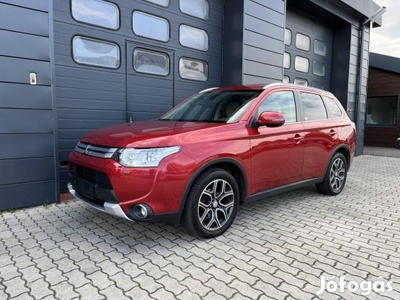 Mitsubishi Outlander 2.2 DI-D Instyle Navi 4WD...