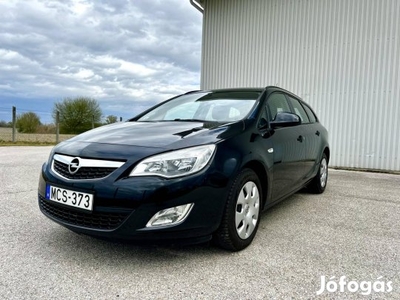 Opel Astra J Sports Tourer 1.6 Sport