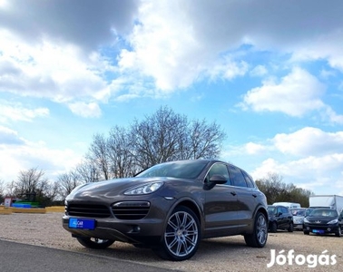 Porsche Cayenne Dízel (Automata) 141eKm/TV hátu...