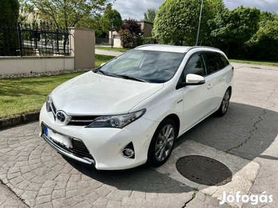 Toyota Auris Touring Sports 1.8 HSD Icon (Autom...