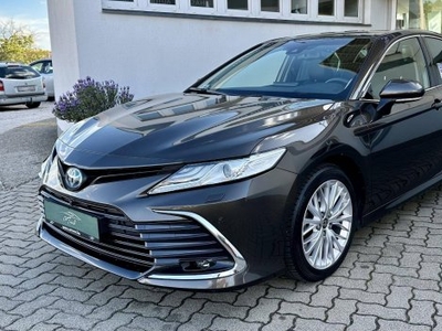 Toyota Camry 2.5 Hybrid Executive VIP CVT Garan...