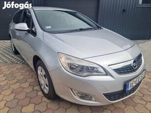 Opel Astra J Sports Tourer 1.7 CDTI Enjoy Vonóh...