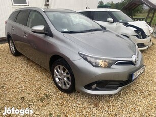 Toyota Auris 1.2T Executive MY17 Prestige Skyvi...