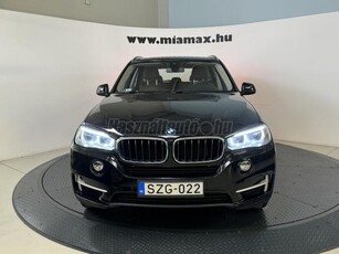 BMW X5 xDrive30d (Automata) végig vezetett szervizkönyves. leinformálható. vonóhorog