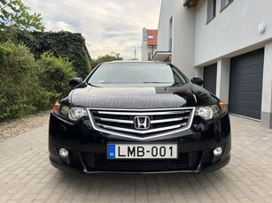 HONDA ACCORD 2.0 Executive (Automata) Magyar! Vezetett szervizkönyv! Gyönyörű állapot!