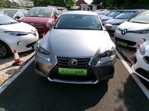 LEXUS IS 300h Prestiege Plus Safety CVT LED+RADAR+KAMERA+TÁVTARTÓ+SÁV.V+Ü.FŰT!