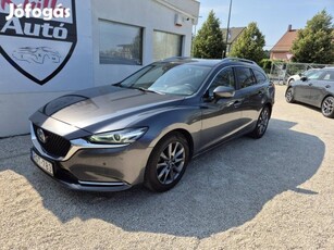 Mazda 6 Sportkombi 2.0i Attraction Szervizkönyv...