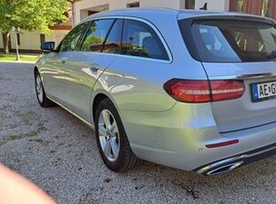 MERCEDES-BENZ E-220