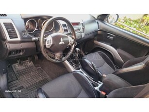 MITSUBISHI OUTLANDER 2.2 D Instyle Navi vonóhorog nagy lóerős nagyon szép állapot