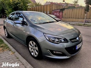 Opel Astra J Sedan 1.4