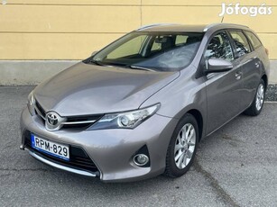 Toyota Auris Touring Sports 1.4 D-4D Live Plus