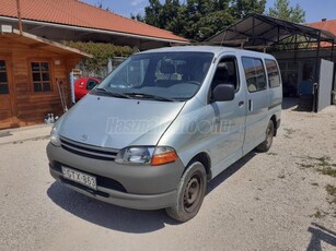 TOYOTA HI-ACE Hiace 2.4 D Combi 6 fös