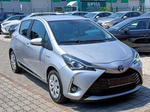 TOYOTA YARIS 1.5 VVT-i Hybrid Comfort e-CVT T.KAMERA-SÁV T-EL ABLAK-DIGIT KLÍMA-ÜTKÖZÉS MEGELŐZŐ-134eKm