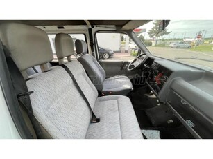 VOLKSWAGEN TRANSPORTER T4 Caravelle 1.9 (7 személyes ) 70C 2E2 7