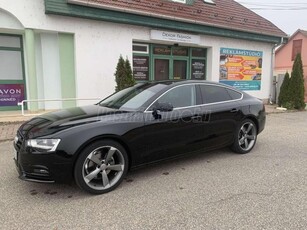 AUDI A5 Sportback 2.0 TDI [5 személy] szervizkönyv